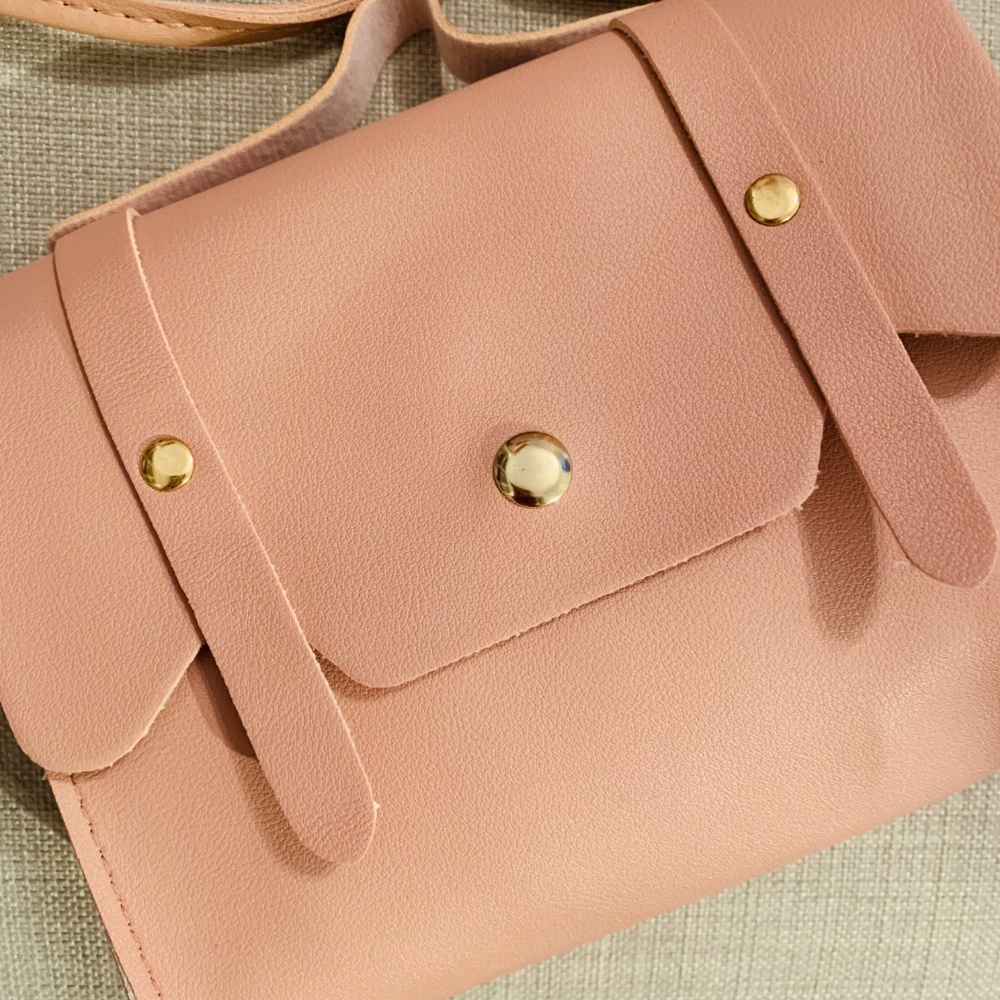NEW Pink Macaroon Clamshell Crossbody - Picture 3 of 5